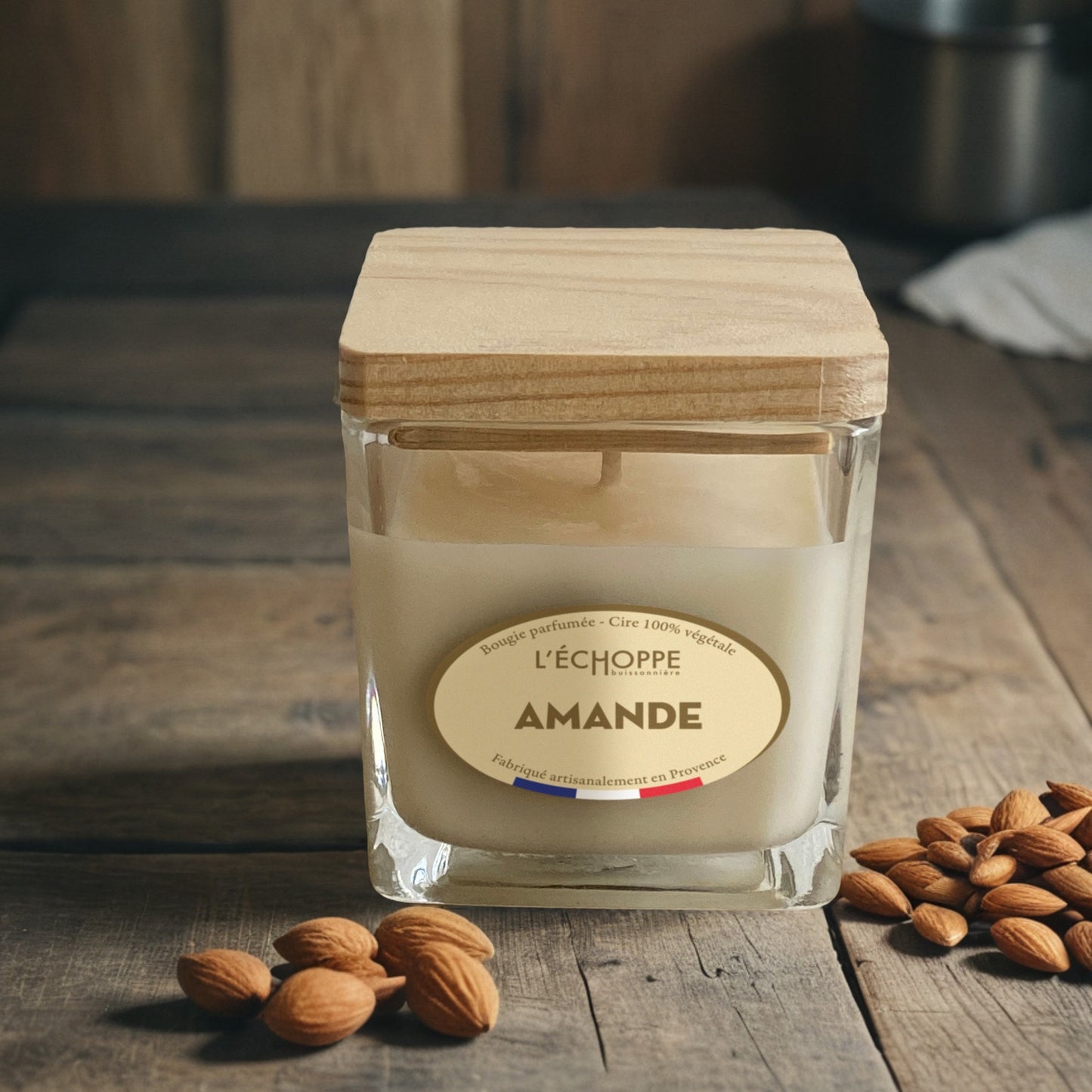 Almond scented candle, square jar with wooden lid, 190g