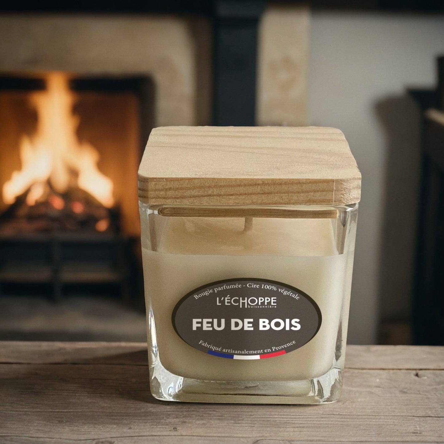 Bougie parfumée "Feu de Bois" pot carré couvercle bois 190g