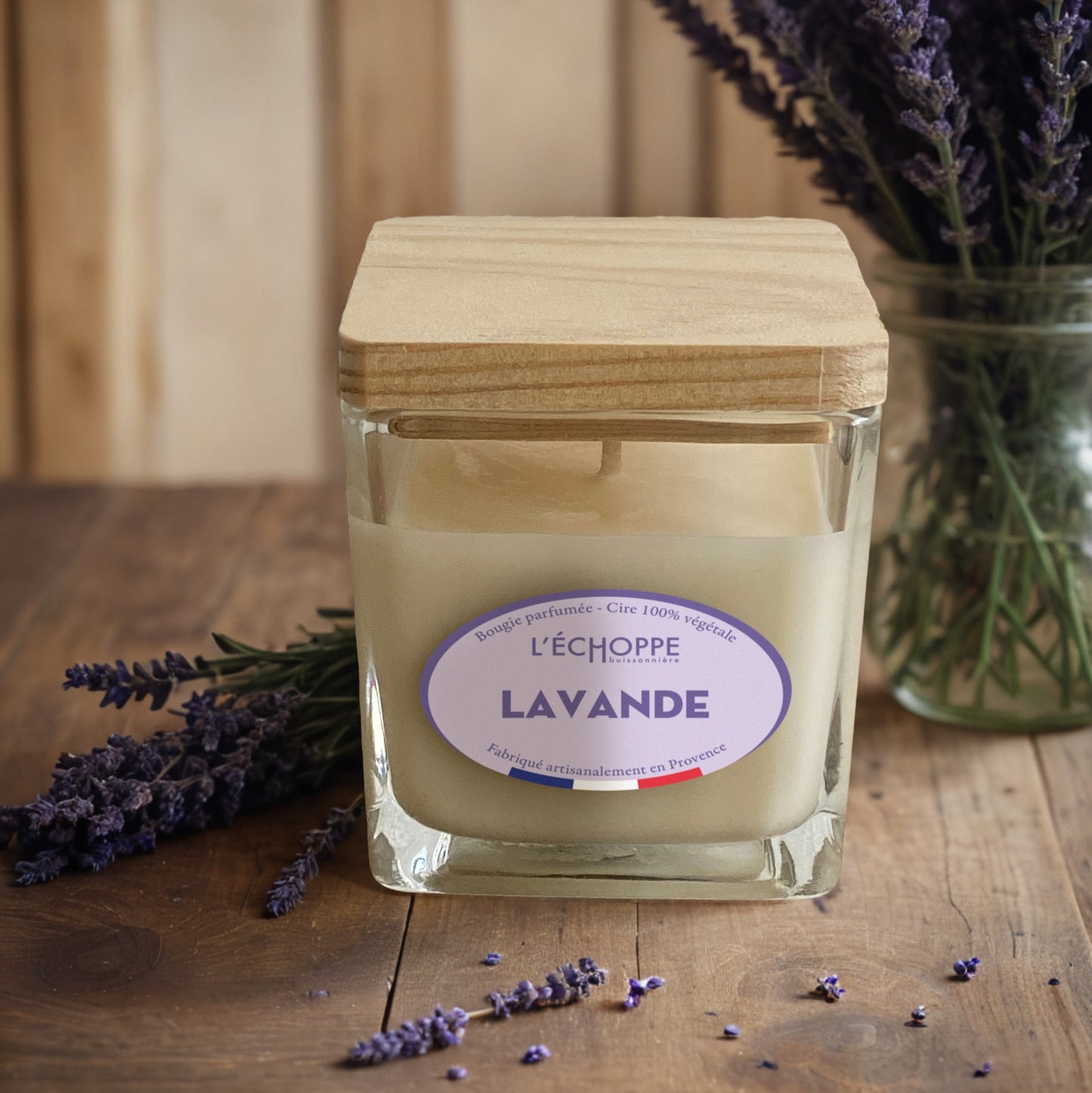 Lavender scented candle, square jar with wooden lid, 190g