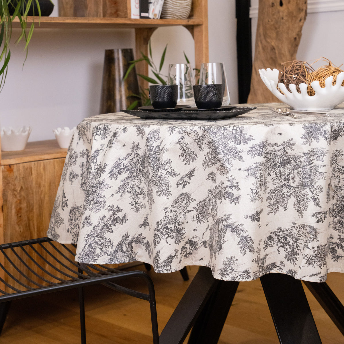 Nappe ronde enduite toile de jouy Caviar Ø150cm